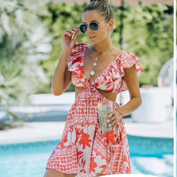 Never worn Vici Alesha Linen Blend Pocketed Cutout Mini Dress. - Picture 2 of 4